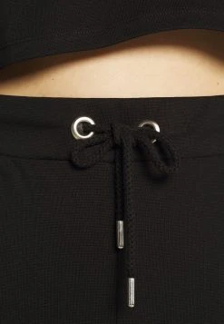 Prix Jamais Vus Nly by Nelly MY PERFECT SET - Sweatshirt pulls et gilets haute femme 12 Prix Jamais Vus Nly by Nelly MY PERFECT SET - Sweatshirt pulls et gilets haute femme -Nly by Nelly boutique 002e4bce2b3a41f288d89f2b8c247a18