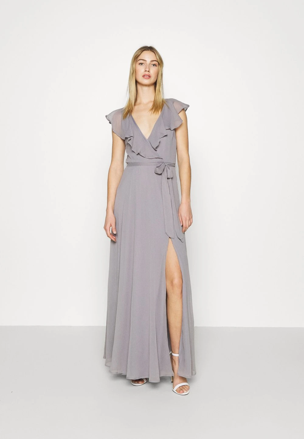 04c3ef39b4014b5aa81ec899c1dcd8e6.jpg Nly by Nelly Meilleur Prix Garanti DASHING FLOUNCE GOWN - Robe de cocktail robes col à jabot femme -Nly by Nelly boutique 04c3ef39b4014b5aa81ec899c1dcd8e6