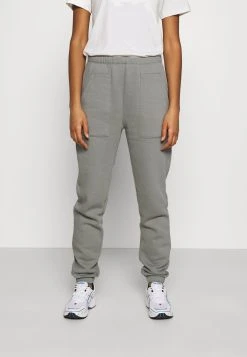 Petit Prix Nly by Nelly COZY POCKET PANTS - Pantalon de survêtement pantalons haute femme