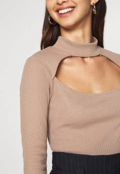 Nly by Nelly Prix Acceptable MAKE THE CUT - T-shirt à manches longues t-shirts et tops encolure large ronde femme 6 Nly by Nelly Prix Acceptable MAKE THE CUT - T-shirt à manches longues t-shirts et tops encolure large ronde femme -Nly by Nelly boutique 0965c1e0136a454cb770a08a5a6d34f9