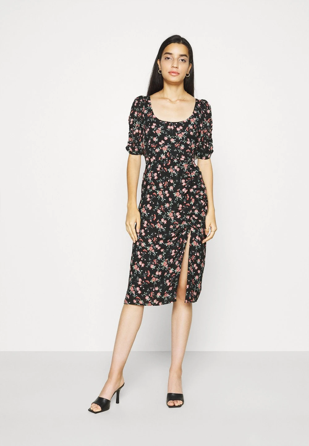 0a481da738cf4bbb82df37ca7276079f.jpg Nly by Nelly SHOW ME LOVE DRESS - Robe de jour Prix Exclusifs robes encolure large ronde femme -Nly by Nelly boutique 0a481da738cf4bbb82df37ca7276079f