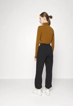 Nly by Nelly Prix Avantageux EMBROIDERED PANTS - Pantalon de survêtement pantalons haute femme -Nly by Nelly boutique 0d7a8d81dc074a74ab588a3321c7d4e8