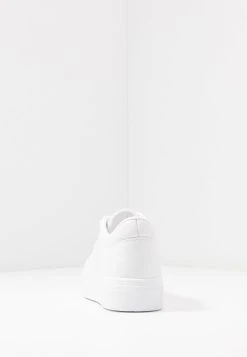 Nly by Nelly PERFECT PLATFORM - Baskets basses Prix De Rêve sneakers rond femme 7 Nly by Nelly PERFECT PLATFORM - Baskets basses Prix De Rêve sneakers rond femme -Nly by Nelly boutique 0e4a393c49d4451b91167dd96b5a7e18