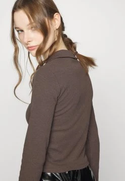 Qualité Supérieure Nly by Nelly EFFORTLESS BUTTON - Chemisier chemises & blouses col en v profond femme -Nly by Nelly boutique 10c76848f8a1498bb445418555c7ea34