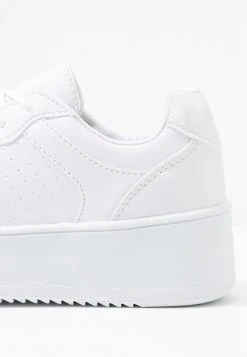 Prix Raisonnable Nly by Nelly FLIRTY PLATFORM - Baskets basses baskets & sneakers rond femme -Nly by Nelly boutique 11375fa483f641308dd26b649abeef61