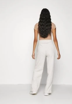 Nly by Nelly Prix Acceptable STRAIGHT COZY PANTS - Pantalon de survêtement pantalons haute femme -Nly by Nelly boutique 11e76cd908ee42d2b6edbf561d1f198a