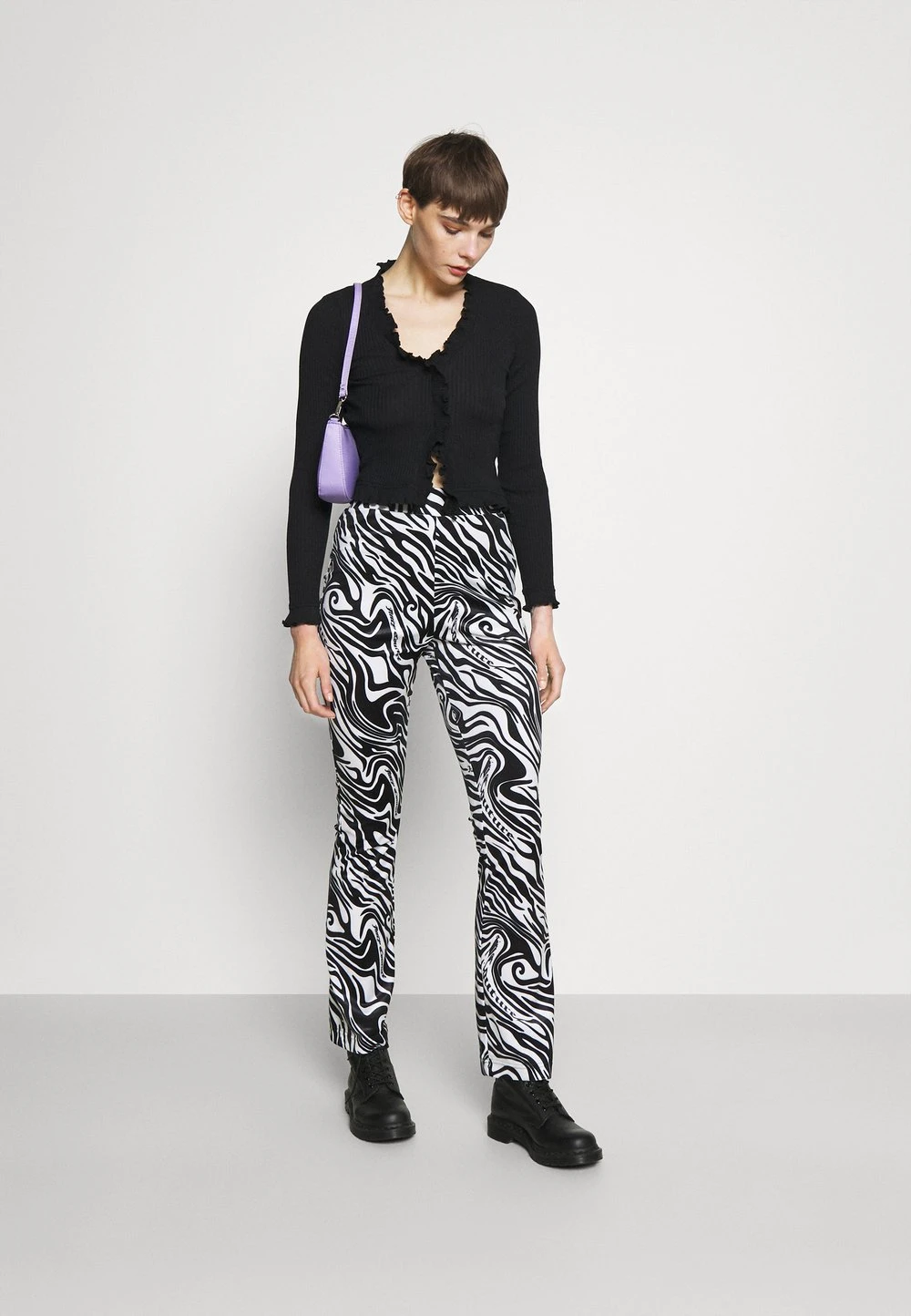 Nly by Nelly FRILL EDGE - Gilet Assurance De l’Authenticité pulls et gilets cache-cœur femme 4 Nly by Nelly FRILL EDGE - Gilet Assurance De l’Authenticité pulls et gilets cache-cœur femme – Image 2