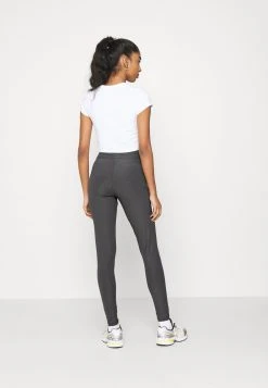 En promotion Nly by Nelly MY PERFECT - Legging pantalons haute femme 11 En promotion Nly by Nelly MY PERFECT - Legging pantalons haute femme -Nly by Nelly boutique 135b260292ed47159ecbe527fe6ae221
