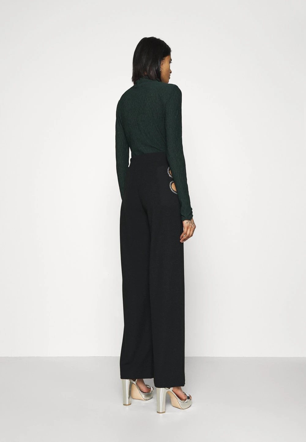 Nly by Nelly CUT OUT PANTS - Pantalon classique Prix Acceptable pantalons haute femme 5 Nly by Nelly CUT OUT PANTS - Pantalon classique Prix Acceptable pantalons haute femme – Image 3