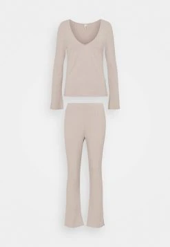 Qualité Excellente Nly by Nelly FLIRTY SET - Pantalon classique pantalons haute femme 27 Qualité Excellente Nly by Nelly FLIRTY SET - Pantalon classique pantalons haute femme -Nly by Nelly boutique 17be0d6dc9804f02b9a73d4f39f9e351 2