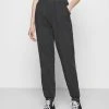 Nly by Nelly Prix Cassé WASHED OUT PANTS - Pantalon de survêtement pantalons haute femme 1 Nly by Nelly Prix Cassé WASHED OUT PANTS - Pantalon de survêtement pantalons haute femme -Nly by Nelly boutique 19fd842a31ba4c1fbf1c461e2069f2b5