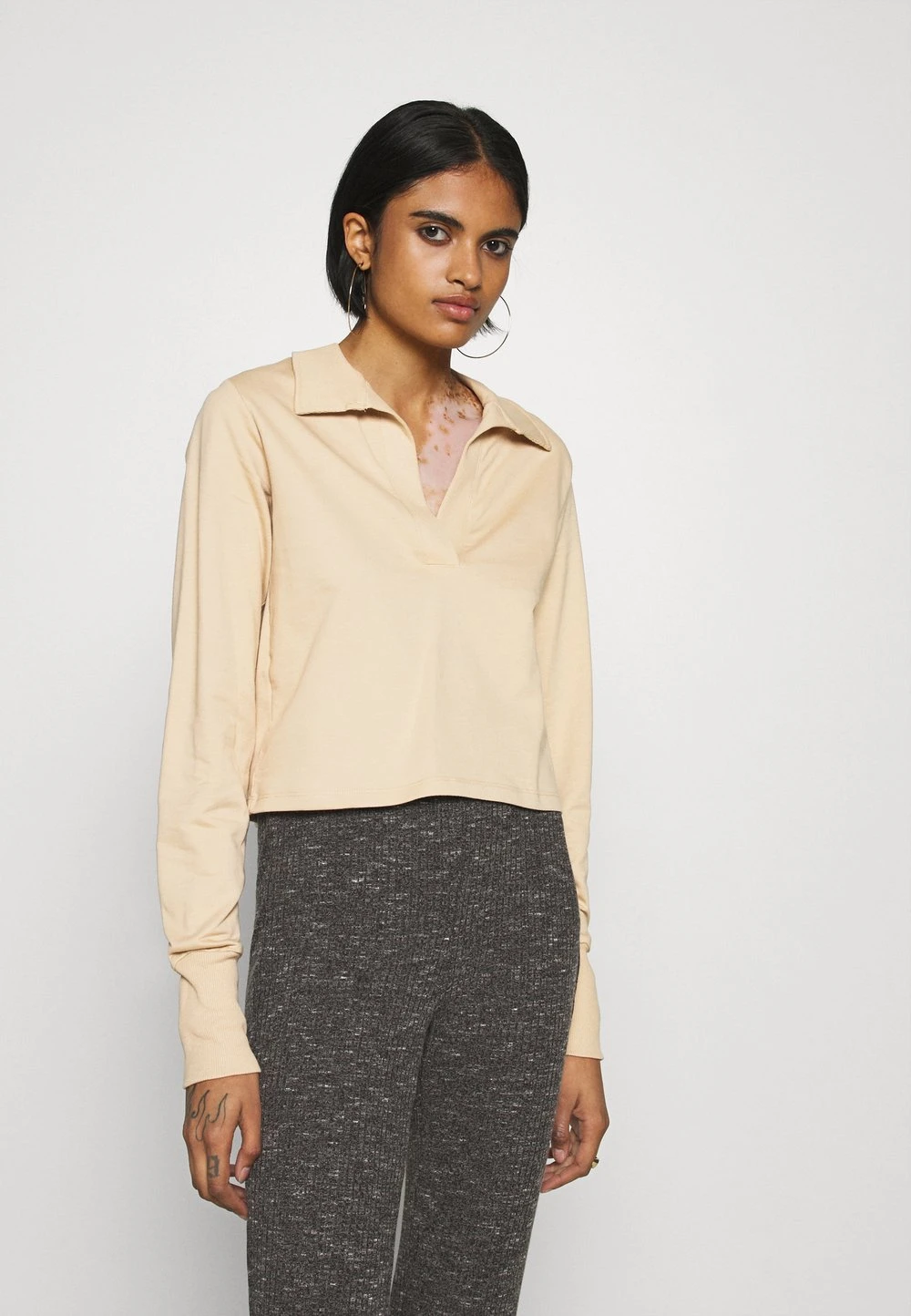 Qualité Garantie Nly by Nelly YOUR BEST COLLAR - T-shirt à manches longues t-shirts et tops col en v profond femme 3 Qualité Garantie Nly by Nelly YOUR BEST COLLAR - T-shirt à manches longues t-shirts et tops col en v profond femme