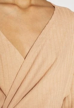 Nly by Nelly LUXURIOUS WRAP - T-shirt à manches longues Prix Gelé t-shirts et tops cache-cœur femme 19 Nly by Nelly LUXURIOUS WRAP - T-shirt à manches longues Prix Gelé t-shirts et tops cache-cœur femme -Nly by Nelly boutique 20d63d3a551b48588619b5be10cb6752