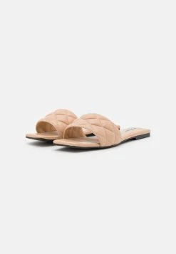 Nly by Nelly Mules Prix Gelé ouvert femme 10 Nly by Nelly Mules Prix Gelé ouvert femme -Nly by Nelly boutique 24b6fc23eada444abb266a79996d0805