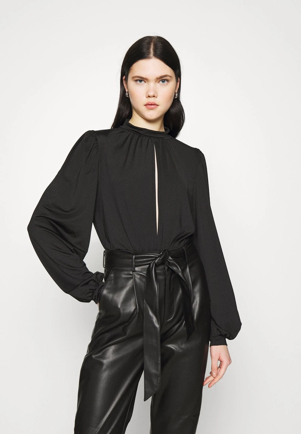 Nly by Nelly KEYHOLE FRONT - T-shirt à manches longues Prix Dynamité t-shirts et tops col officier femme 3 Nly by Nelly KEYHOLE FRONT - T-shirt à manches longues Prix Dynamité t-shirts et tops col officier femme