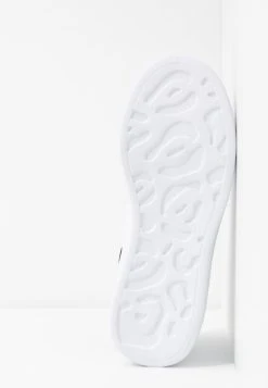 Réduction Nly by Nelly PERFECT - Baskets basses baskets & sneakers rond femme -Nly by Nelly boutique 2d23c60950744feaba88c5185c183c3c