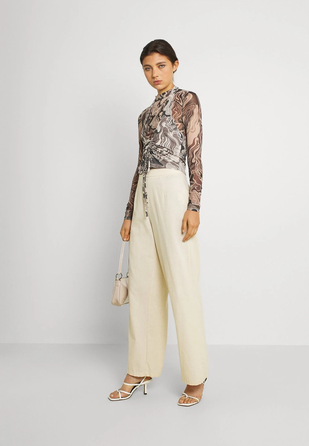 Nly by Nelly HALTERNECK DRAWSTRING - Débardeur Prix Jamais Vus t-shirts et tops col en v profond femme 4 Nly by Nelly HALTERNECK DRAWSTRING - Débardeur Prix Jamais Vus t-shirts et tops col en v profond femme – Image 2