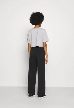 Nly by Nelly Qualité garantie 100% BASIC V CUT TEE - T-shirt imprimé t-shirts et tops col en v profond femme -Nly by Nelly boutique 2fa544b7b43f4b5898c35f4a91357717