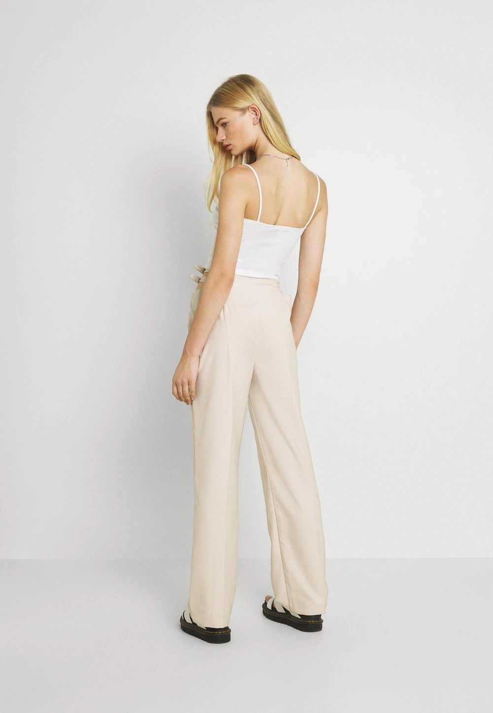 Nly by Nelly Qualité Garantie BUCKLE HIGH WAIST PANTS - Pantalon classique pantalons haute femme 5 Nly by Nelly Qualité Garantie BUCKLE HIGH WAIST PANTS - Pantalon classique pantalons haute femme – Image 3