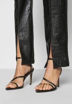 Nly by Nelly STRUCTURED PANTS - Pantalon classique Prix Incroyables pantalons haute femme -Nly by Nelly boutique 34530ea0bb984c59b7b669e286f1503e