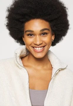 Nly by Nelly Rabais SQUARE DETAILED - T-shirt à manches longues t-shirts et tops encolure large ronde femme 5 Nly by Nelly Rabais SQUARE DETAILED - T-shirt à manches longues t-shirts et tops encolure large ronde femme -Nly by Nelly boutique 34bbe9c18d234897af8d09ebca2a14b8