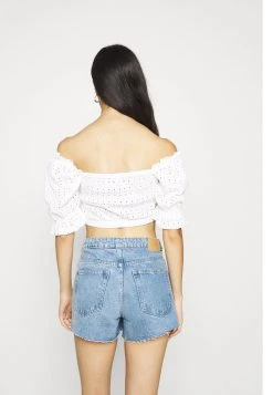 Qualité Garantie Nly by Nelly EMBROIDERED CROPPED - Blouse chemises et blouses carmen femme -Nly by Nelly boutique 3ef72d971f2f4c0c96460027a9d927b0