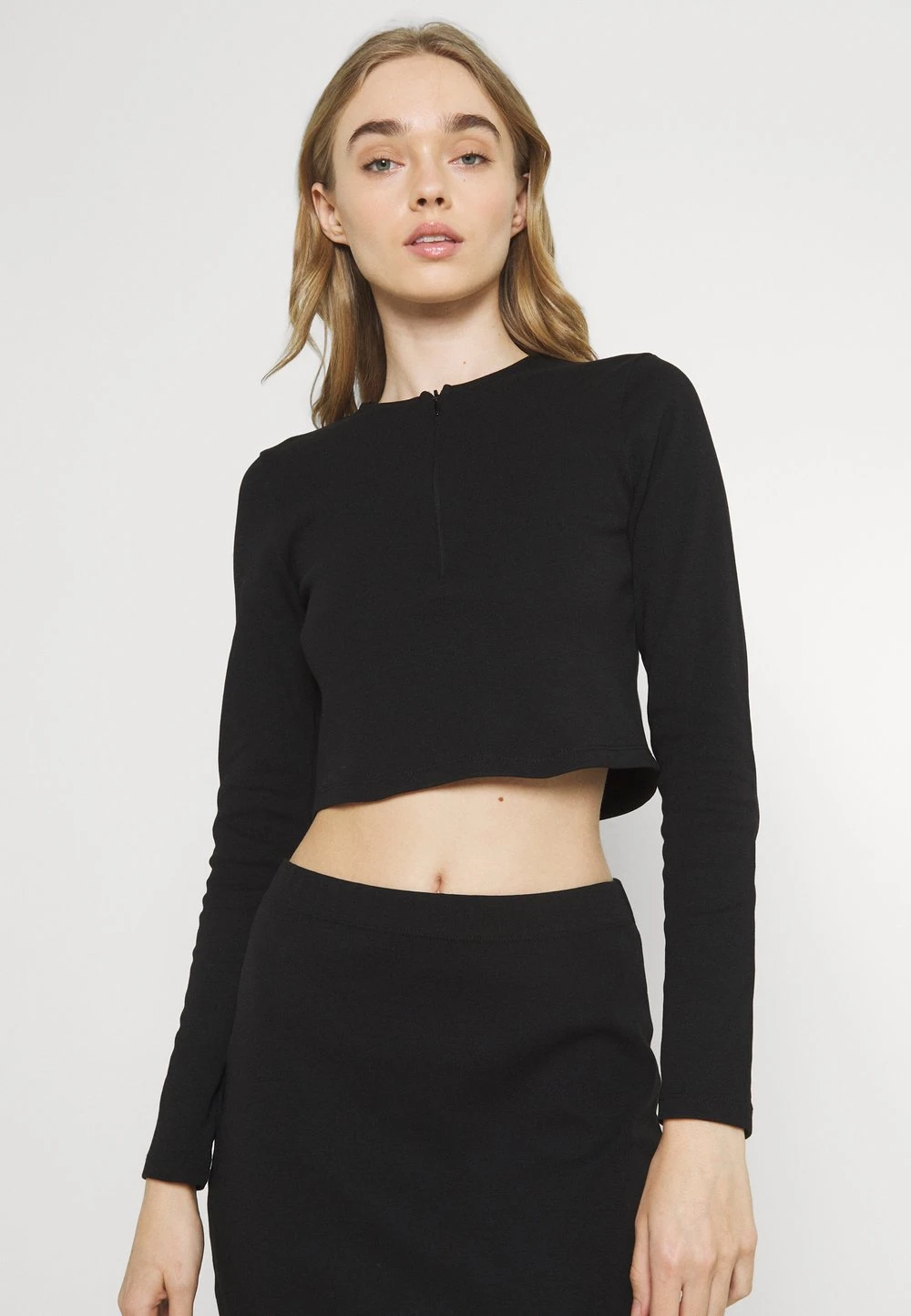 43793d9ad9084aeb8cec0af737e84476.jpg Nly by Nelly AMAZING SKIRT SET - Jupe crayon Faible Prix jupes col rond femme -Nly by Nelly boutique 43793d9ad9084aeb8cec0af737e84476