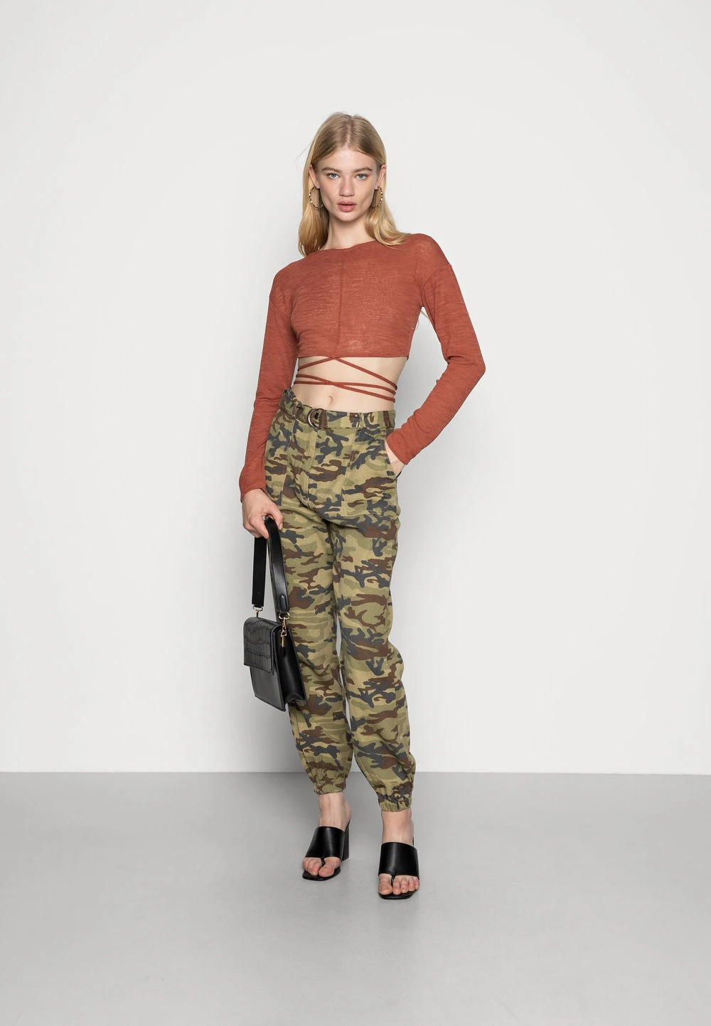 Prix Légers Nly by Nelly CROP SHEER TOP - Pullover pulls et gilets col bateau femme 4 Prix Légers Nly by Nelly CROP SHEER TOP - Pullover pulls et gilets col bateau femme – Image 2