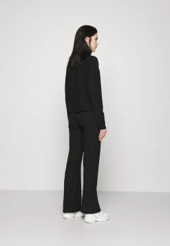 Nly by Nelly Garantie De Qualité 100% MY COZY SET - Pantalon classique t-shirts et tops haute femme -Nly by Nelly boutique 4b544b0e3b0f4644b8aebdab5f6823b5