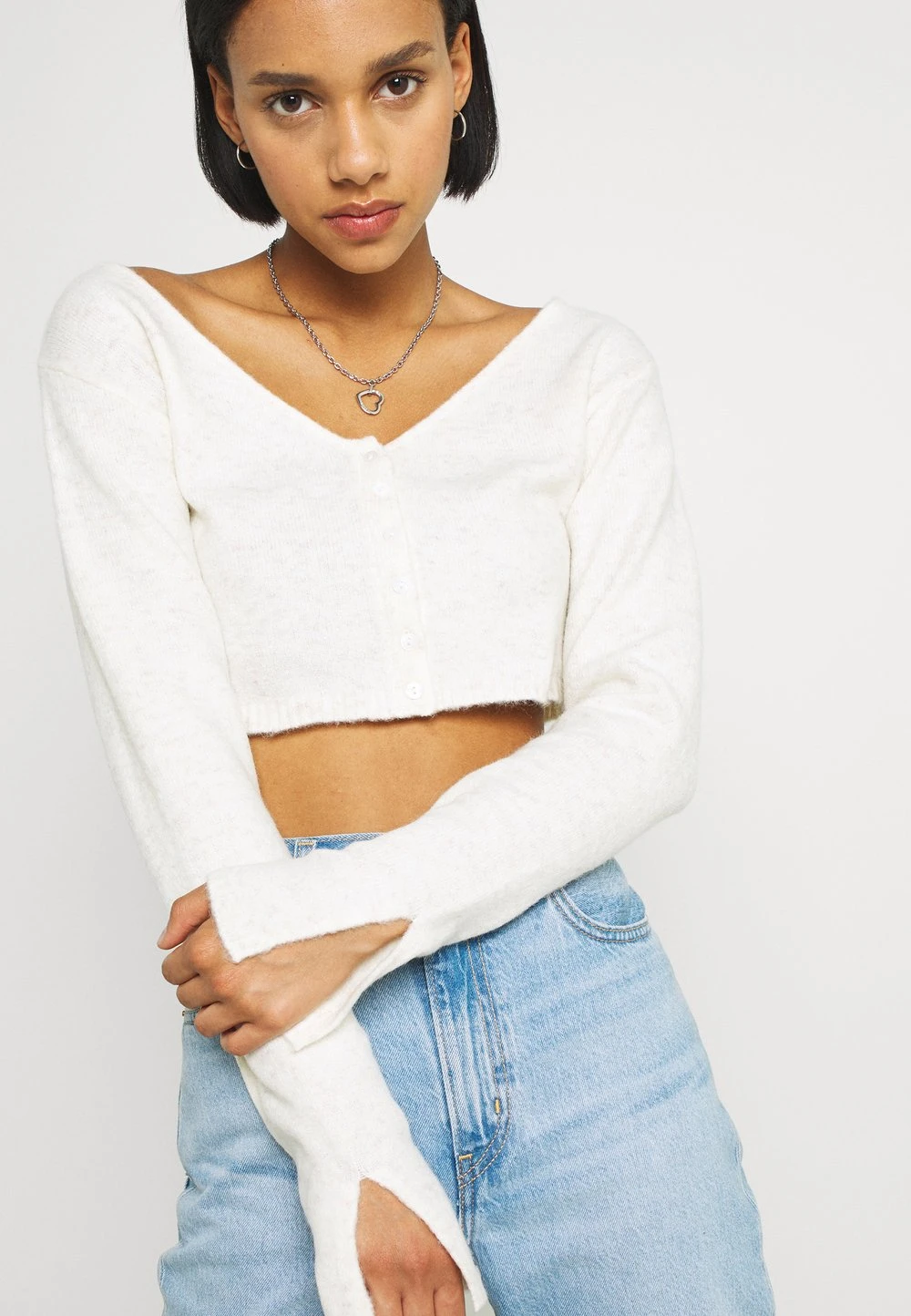 Nly by Nelly MINI CARDIGAN - Gilet Prix Discount pulls et gilets col en v profond femme 6 Nly by Nelly MINI CARDIGAN - Gilet Prix Discount pulls et gilets col en v profond femme – Image 4