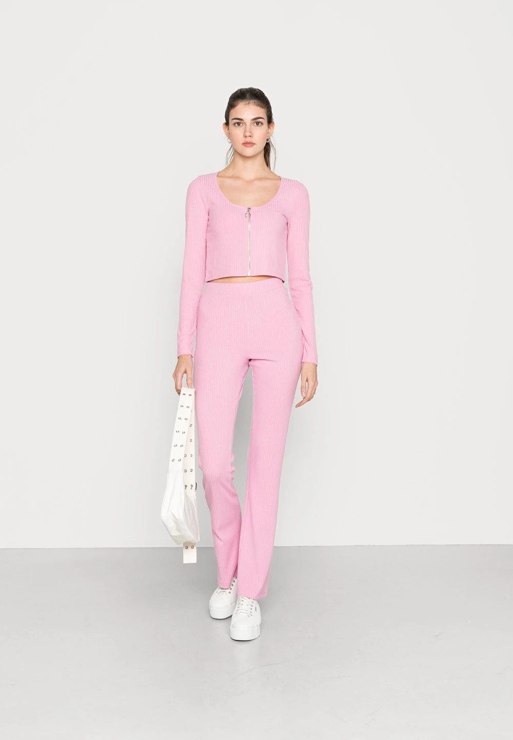 Nly by Nelly ZIP SET - Pantalon classique Prix Équitable pantalons encolure large ronde femme 4 Nly by Nelly ZIP SET - Pantalon classique Prix Équitable pantalons encolure large ronde femme – Image 2