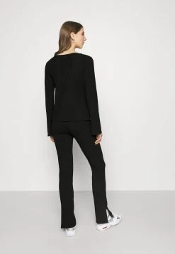 Nly by Nelly FLIRTY SET - Pantalon classique Prix d’Amis pantalons haute femme -Nly by Nelly boutique 51a8e765f53e4d9ab5169c5fd92e2715