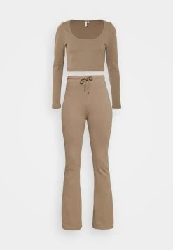 Prix Jamais Vus Nly by Nelly MY PERFECT SET - Sweatshirt pulls et gilets haute femme 13 Prix Jamais Vus Nly by Nelly MY PERFECT SET - Sweatshirt pulls et gilets haute femme -Nly by Nelly boutique 52557354309442dca96460ac5da69e1b