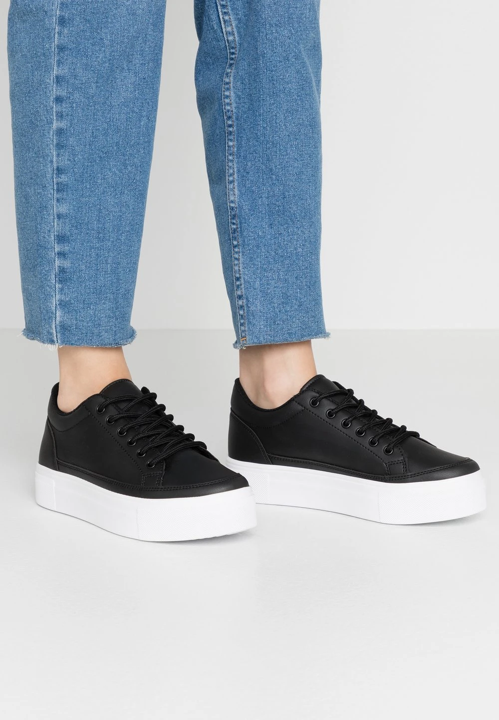 53a2cb43500249f5bfbef876eaf7ddc7.jpg Nly by Nelly PERFECT PLATFORM - Baskets basses Prix Légers baskets & sneakers rond femme -Nly by Nelly boutique 53a2cb43500249f5bfbef876eaf7ddc7