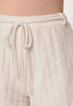 Nly by Nelly Prix Préférentiel CUTE CROCHET SHORTS - Short haute femme -Nly by Nelly boutique 547a972abda741a2b9ff7739650de86e