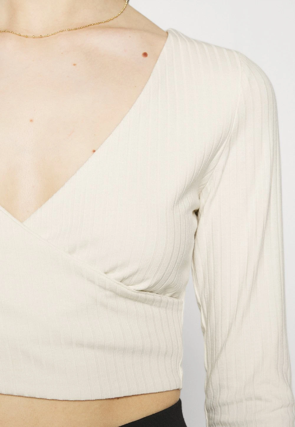 5709cf6a219d4548ad4c63249a1aa5a8.jpg Nly by Nelly CRISS CROSS CROPPED - T-shirt à manches longues Prix Usine t-shirts et tops cache-cœur femme -Nly by Nelly boutique 5709cf6a219d4548ad4c63249a1aa5a8