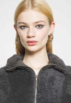 Nly by Nelly TEDDY DRESS - Robe de jour Soldes En Ligne robes col camionneur femme 5 Nly by Nelly TEDDY DRESS - Robe de jour Soldes En Ligne robes col camionneur femme -Nly by Nelly boutique 5b9fbf314da24418906848fc56de5297