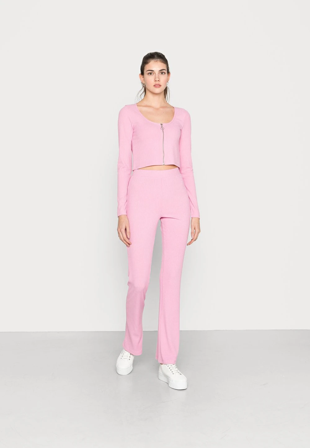 Nly by Nelly ZIP SET - Pantalon classique Prix Équitable pantalons encolure large ronde femme 3 Nly by Nelly ZIP SET - Pantalon classique Prix Équitable pantalons encolure large ronde femme