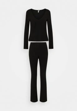 Nly by Nelly FLIRTY SET - Pantalon classique Plus Bas Prix De Vente pantalons haute femme 24 Nly by Nelly FLIRTY SET - Pantalon classique Plus Bas Prix De Vente pantalons haute femme -Nly by Nelly boutique 6549623eebd24ca2977e22c05b106492 1