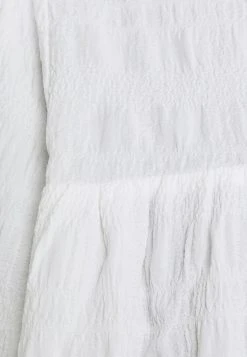 Nly by Nelly STRUCTURE VOLUME BLOUSE - T-shirt à manches longues Petit Prix chemises et blouses col en v profond femme -Nly by Nelly boutique 65f713c4aee140609a26bed375136380