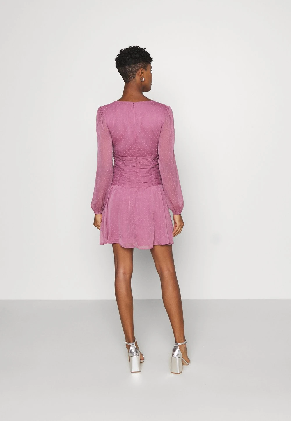 Qualité absolue Nly by Nelly OWN IT DRAPY DRESS - Robe de soirée robes cache-cœur femme 5 Qualité absolue Nly by Nelly OWN IT DRAPY DRESS - Robe de soirée robes cache-cœur femme – Image 3