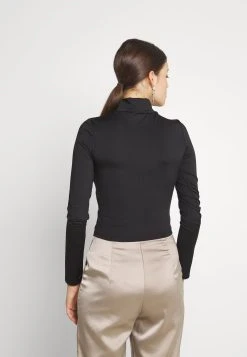 Nly by Nelly DRAWSTRING SLINKY - T-shirt à manches longues Prix Abordable t-shirts et tops col officier femme -Nly by Nelly boutique 673959f349134ea49984ab529e1c5b8e