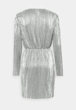 Soldes En Ligne Nly by Nelly GLOSSY PLEATED DRESS - Robe de soirée robes cache-c&oelig;ur femme -Nly by Nelly boutique 6b663f451685444a9f6987d385e6c90e