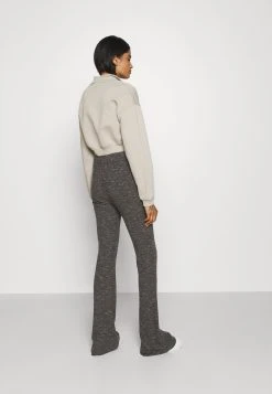 Nly by Nelly CROPPED ZIP - Sweatshirt Prix Raisonnable pulls et gilets col camionneur femme 9 Nly by Nelly CROPPED ZIP - Sweatshirt Prix Raisonnable pulls et gilets col camionneur femme -Nly by Nelly boutique 6c4a507d12ba441c9d2fe8b6b4a0046e