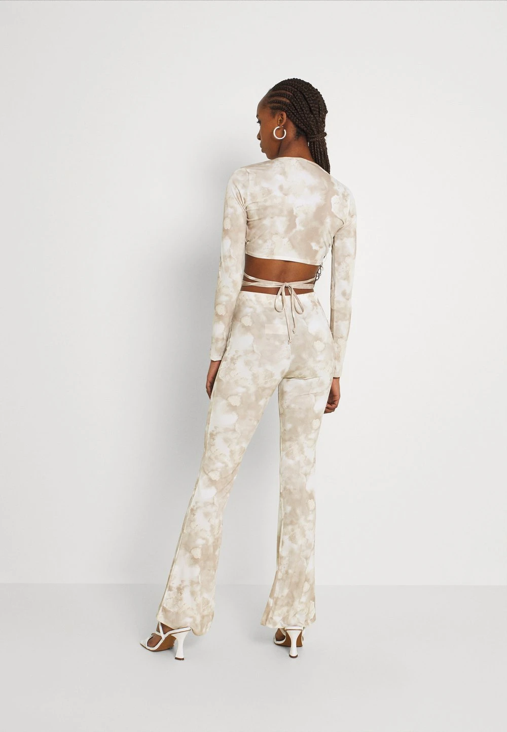 Prix Légers Nly by Nelly Jean flare jeans haute femme 5 Prix Légers Nly by Nelly Jean flare jeans haute femme – Image 3