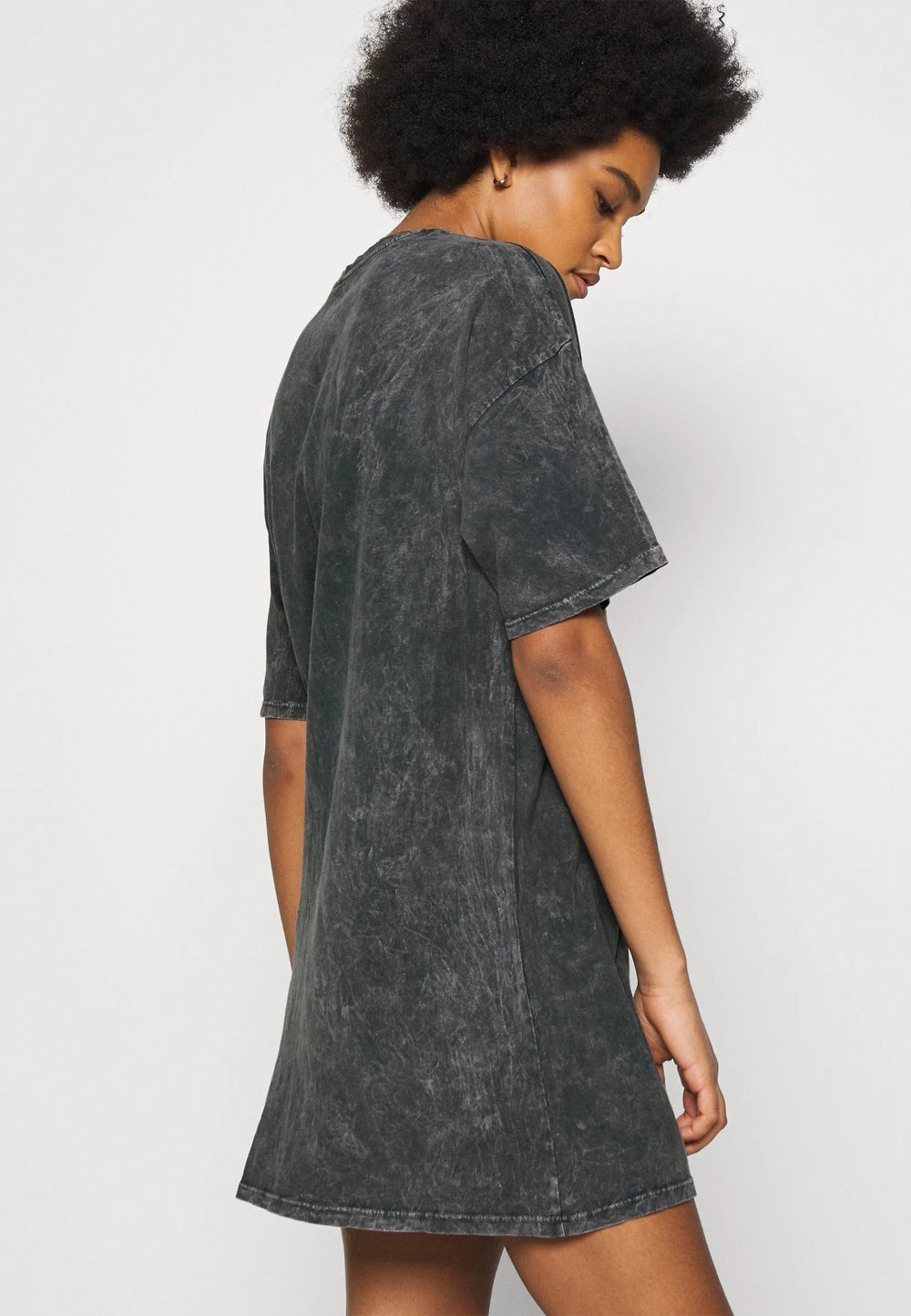 739b7f3aba134d15adec34487975dc79.jpg Prix Aimable Nly by Nelly EXTRA TEE DRESS - Robe en jersey robes col rond femme -Nly by Nelly boutique 739b7f3aba134d15adec34487975dc79