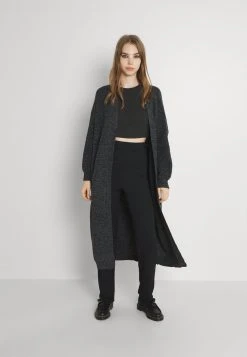 Nly by Nelly Prix Abordable CROP SET - T-shirt imprimé t-shirts et tops haute femme -Nly by Nelly boutique 78d28171cd044b57a41df6b15321da9b