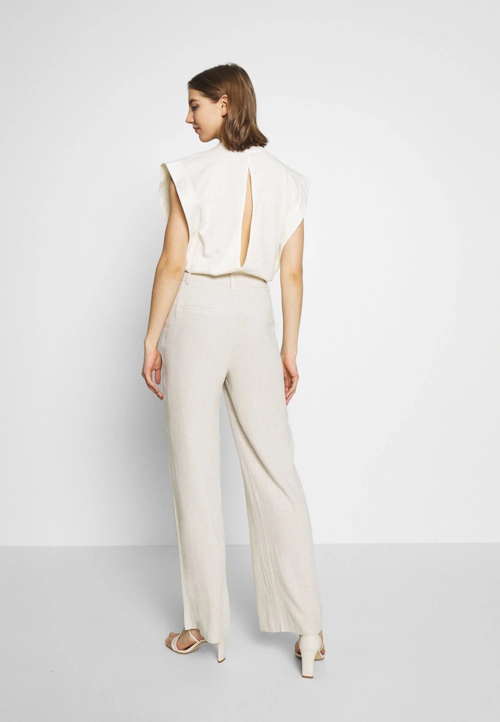 Nly by Nelly LOOSE PANTS - Pantalon classique Prix Sacrifiés pantalons haute femme 5 Nly by Nelly LOOSE PANTS - Pantalon classique Prix Sacrifiés pantalons haute femme – Image 3