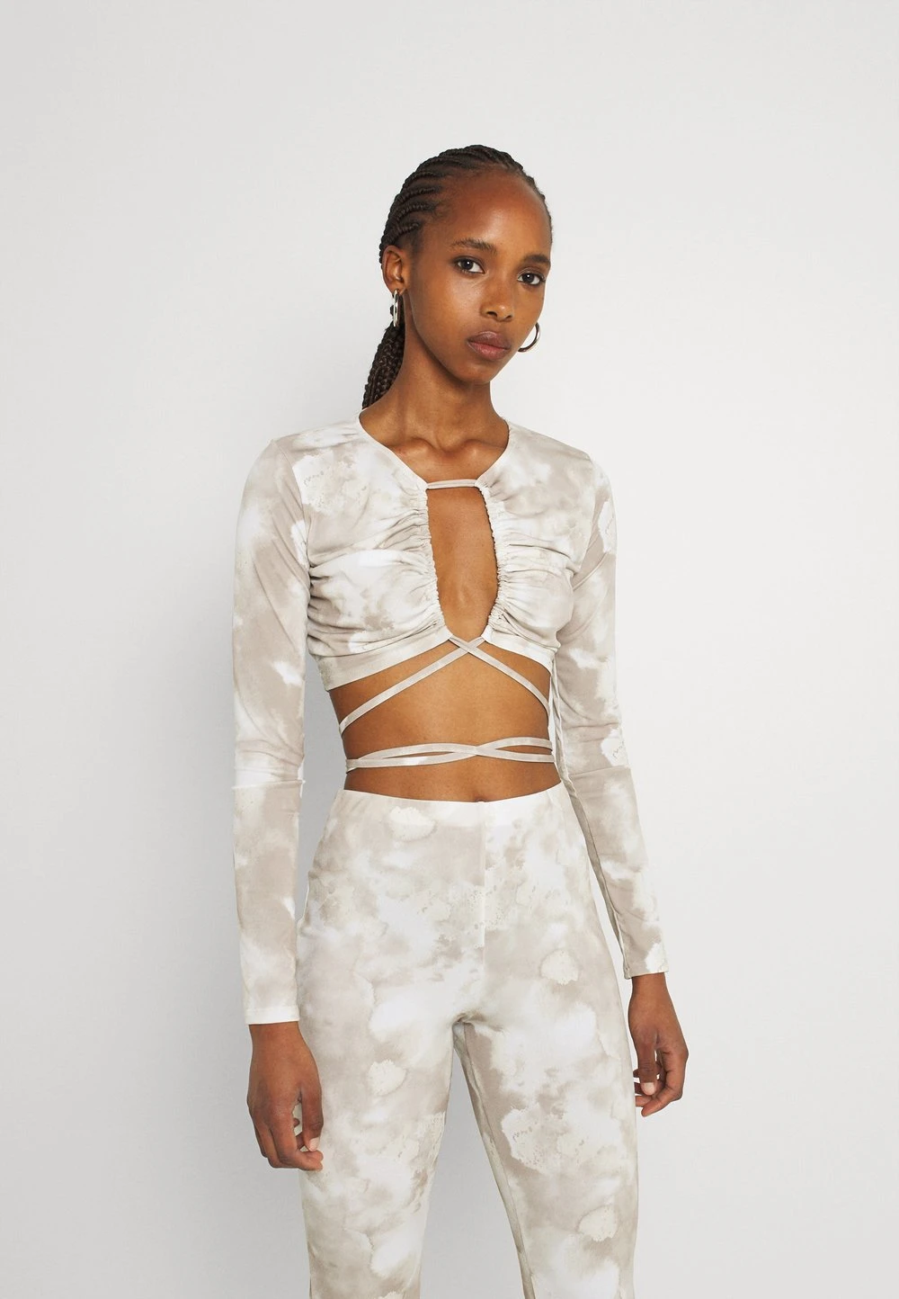 Nly by Nelly TIED UP - T-shirt à manches longues Bonne Qualité t-shirts et tops col en v profond femme 3 Nly by Nelly TIED UP - T-shirt à manches longues Bonne Qualité t-shirts et tops col en v profond femme