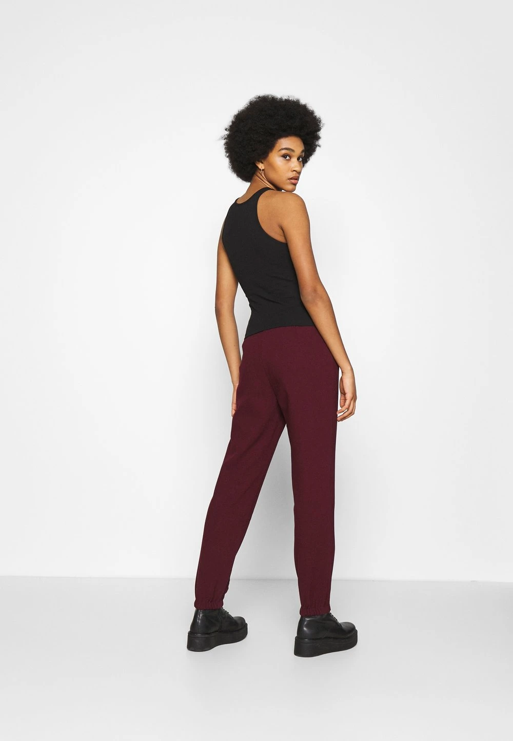 Prix Réduit Nly by Nelly DOUBLE CUT OUT - Débardeur t-shirts et tops col rond femme 5 Prix Réduit Nly by Nelly DOUBLE CUT OUT - Débardeur t-shirts et tops col rond femme – Image 3